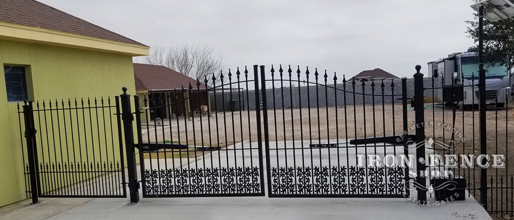 Classic Style Arched Gate with Oak Decorations and Puppy Picket Style Iron Fence