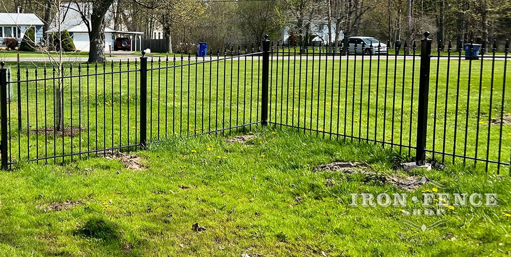 Rackable Classic Iron Fence Used to Follow a Hill