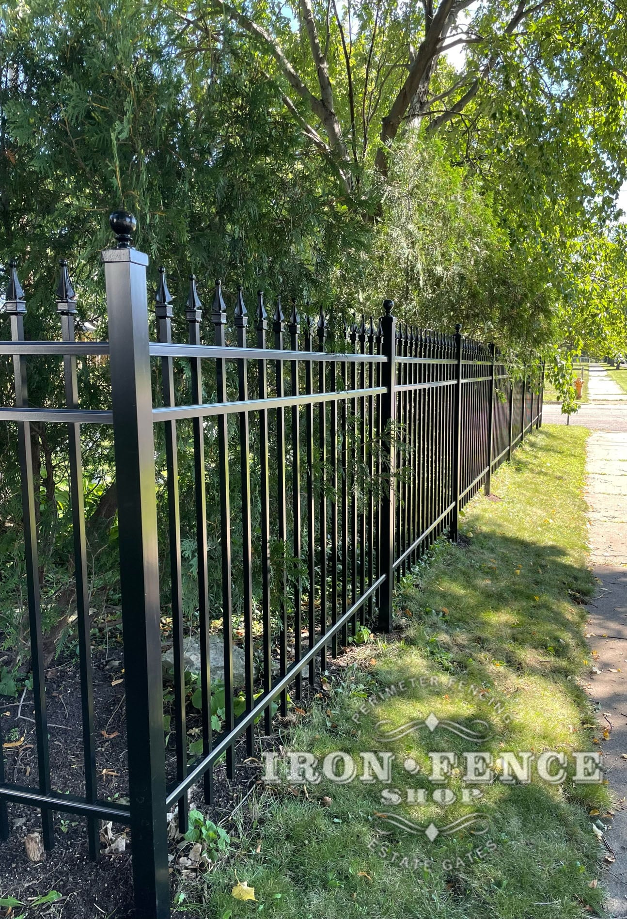 Classic Style Infinity Aluminum Fence in 4ft tall Traditional Grade