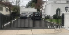 Custom Design Iron Driveway Gate with Scroll Work Arch Design