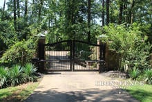 Ranch Style Steel and Iron Driveway Gate